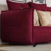 Max Sofa-detal-czerwony bok sofa z bokami